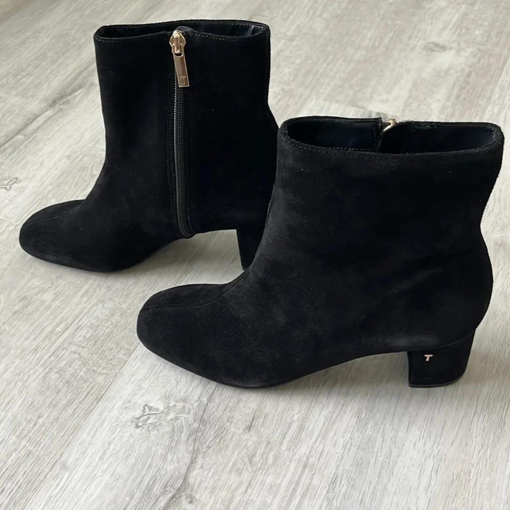 Ted Baker Neomie‎ Suede Block Heeled Ankle Boots Zipper Gold Black Womens 9 / 39